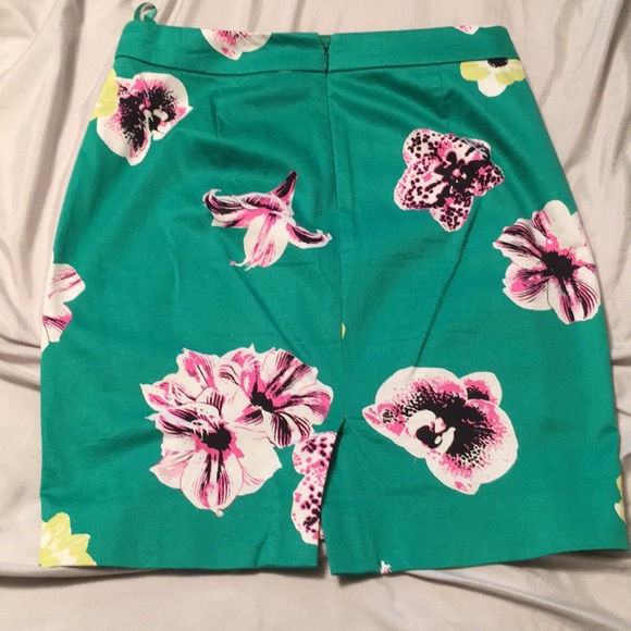 J. Crew Factory Skirts Jcrew Floral Pencil Skirt P2 Green Poshmark